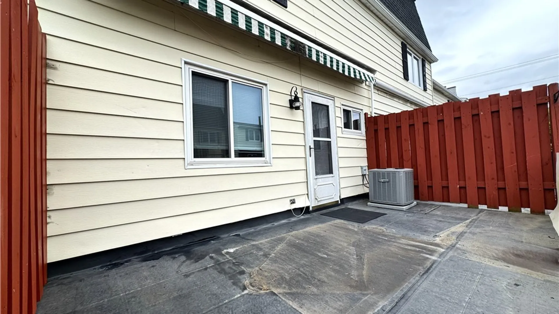 Property at 26 Stoneledge Court, Amherst, NY 14221 28