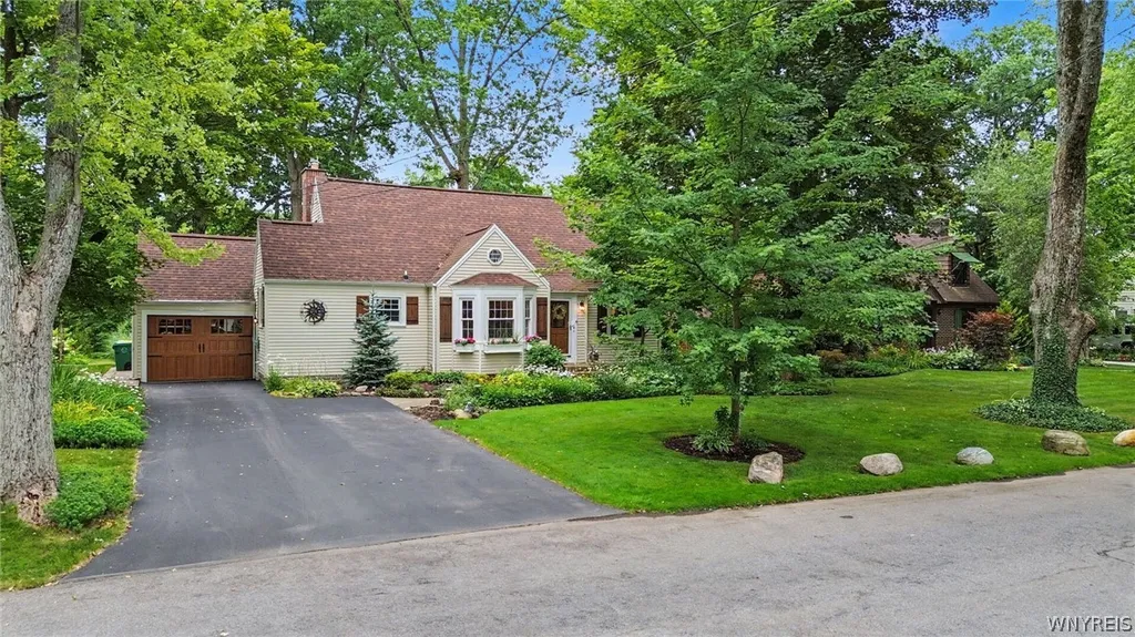 Property at 38 Lombardy Lane, Hamburg, NY 14075