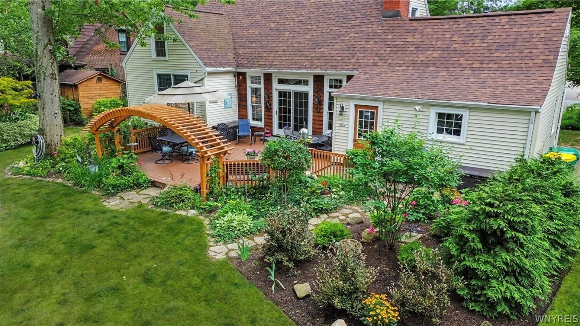 Property at 38 Lombardy Lane, Hamburg, NY 14075 8