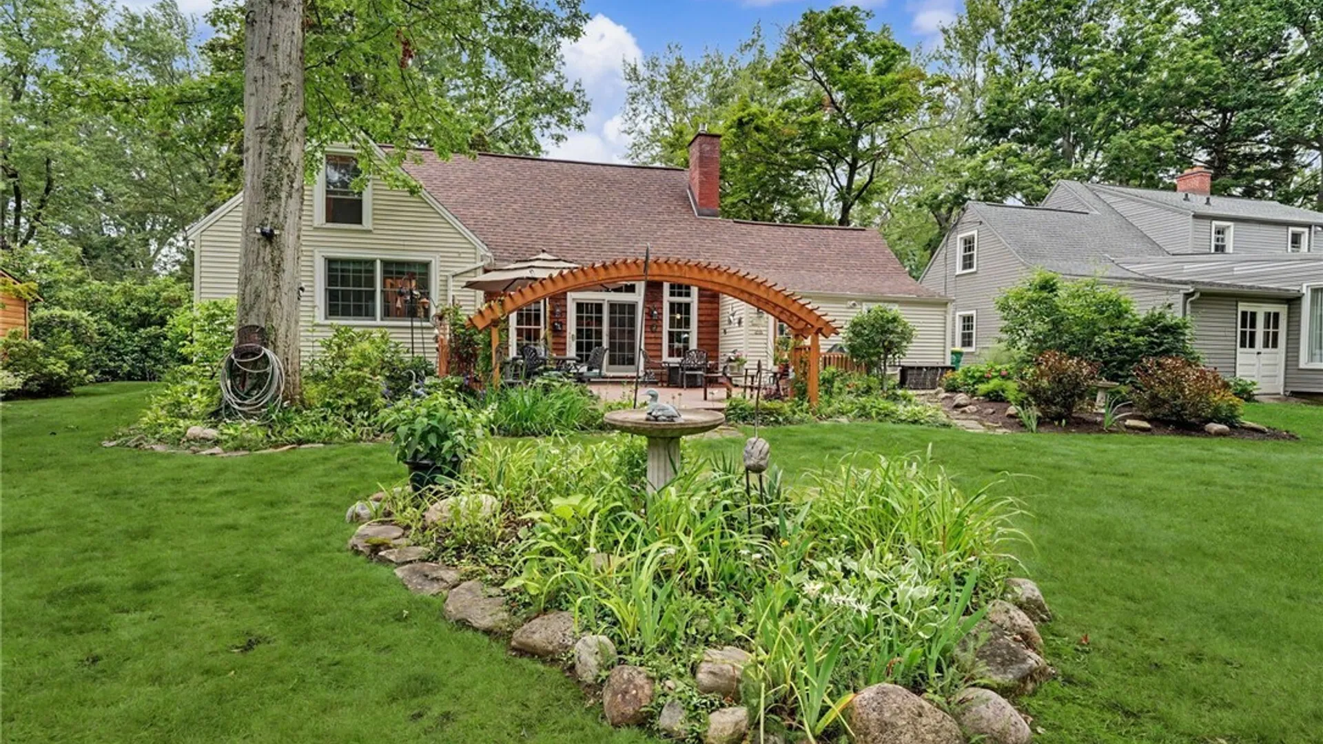 Property at 38 Lombardy Lane, Hamburg, NY 14075 40