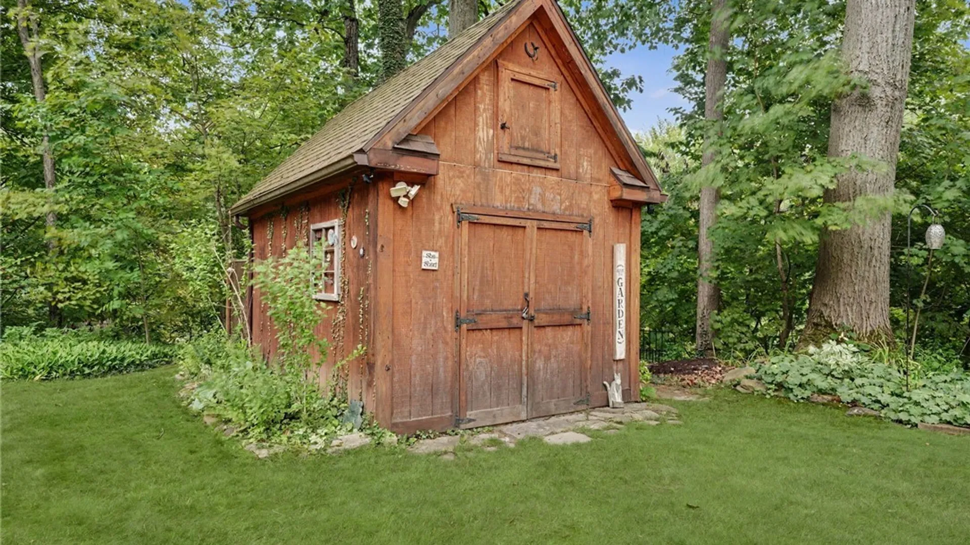 Property at 38 Lombardy Lane, Hamburg, NY 14075 41