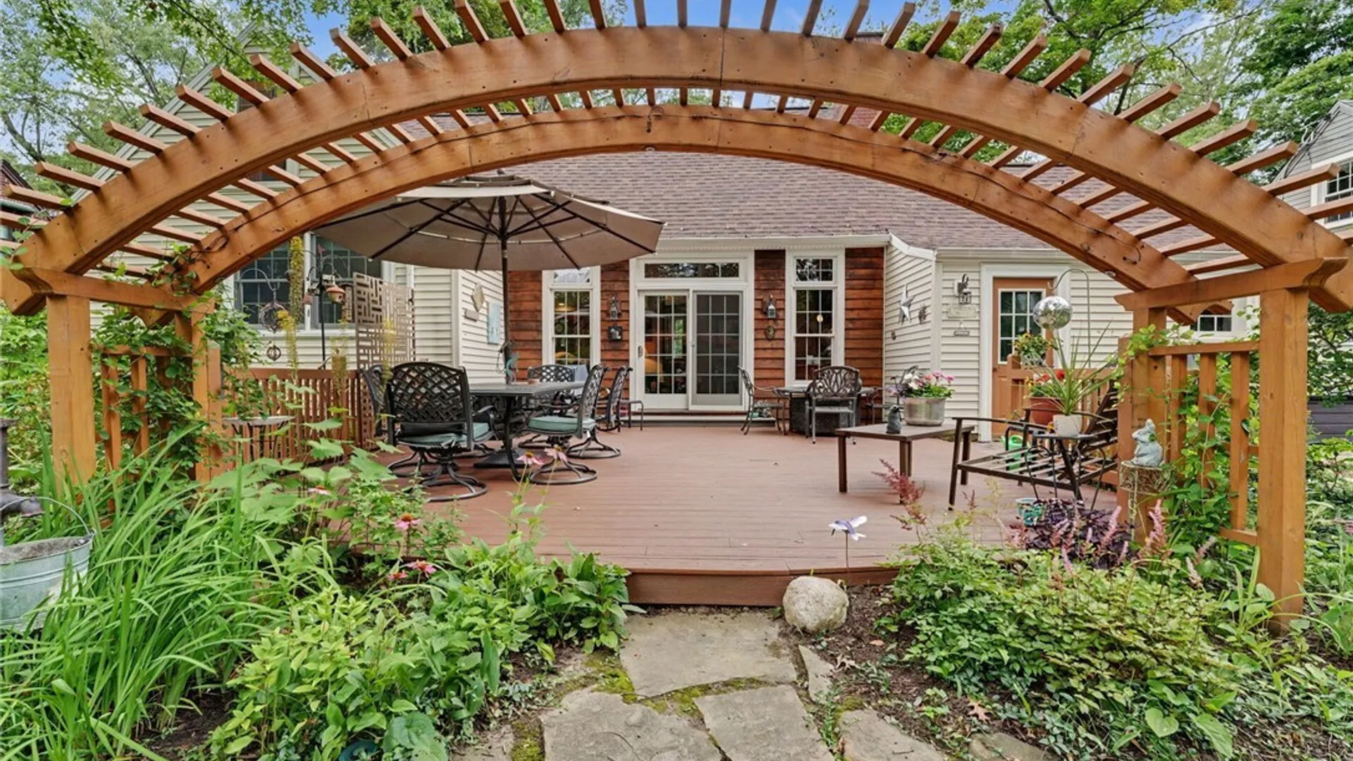 Property at 38 Lombardy Lane, Hamburg, NY 14075 43