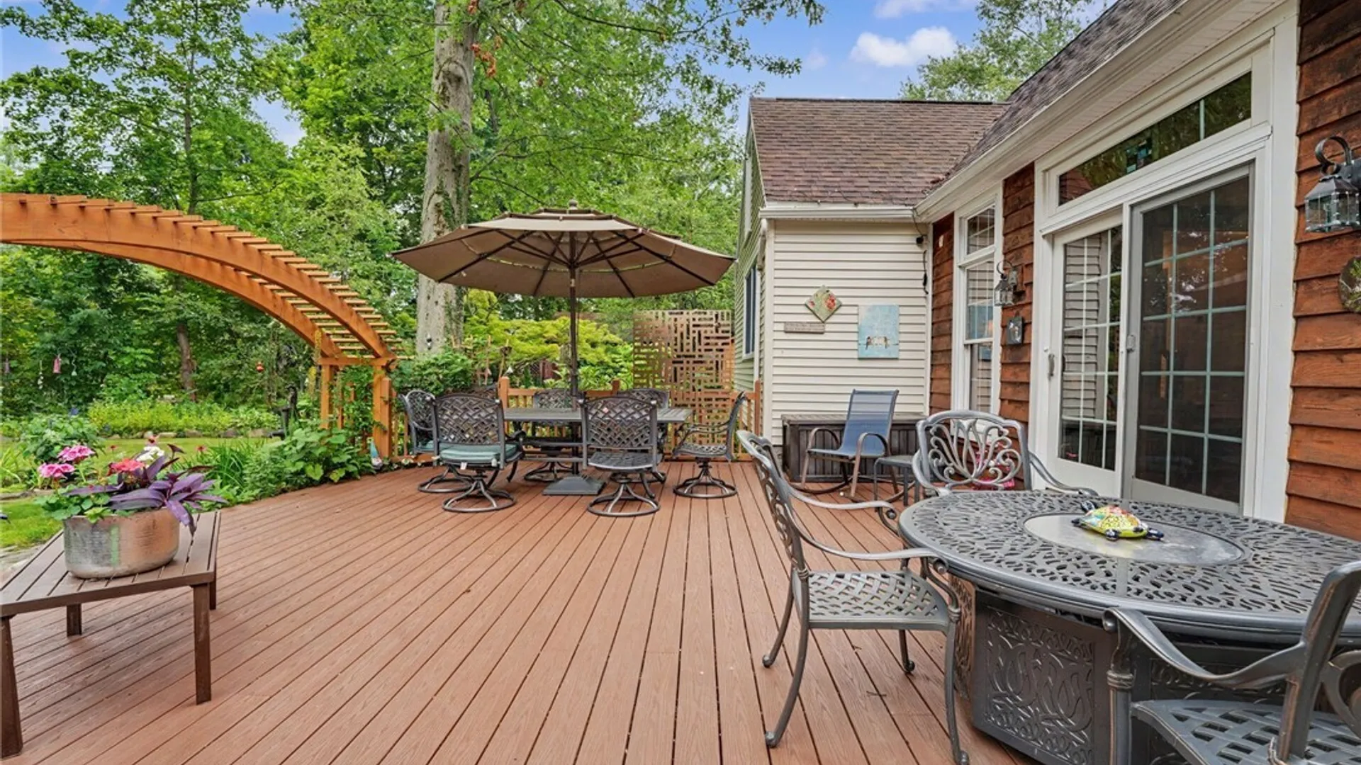 Property at 38 Lombardy Lane, Hamburg, NY 14075 44