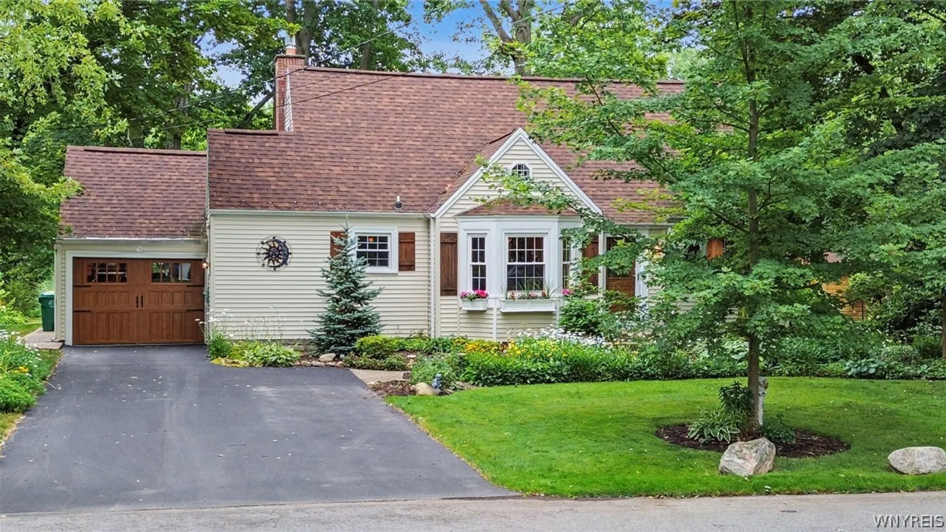 Property at 38 Lombardy Lane, Hamburg, NY 14075 48