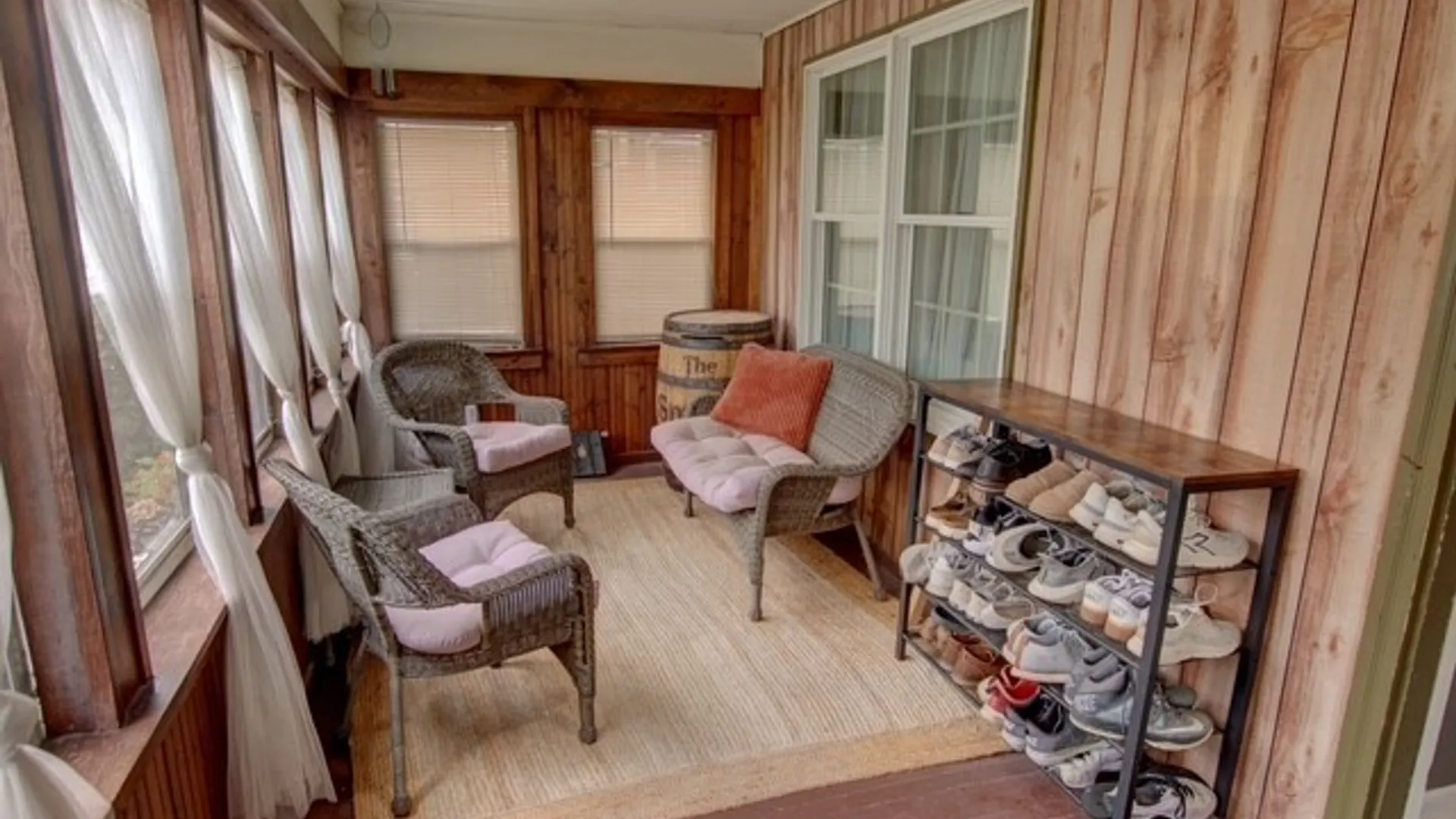 Property at 32 Tamarack Street, Buffalo, NY 14220 3