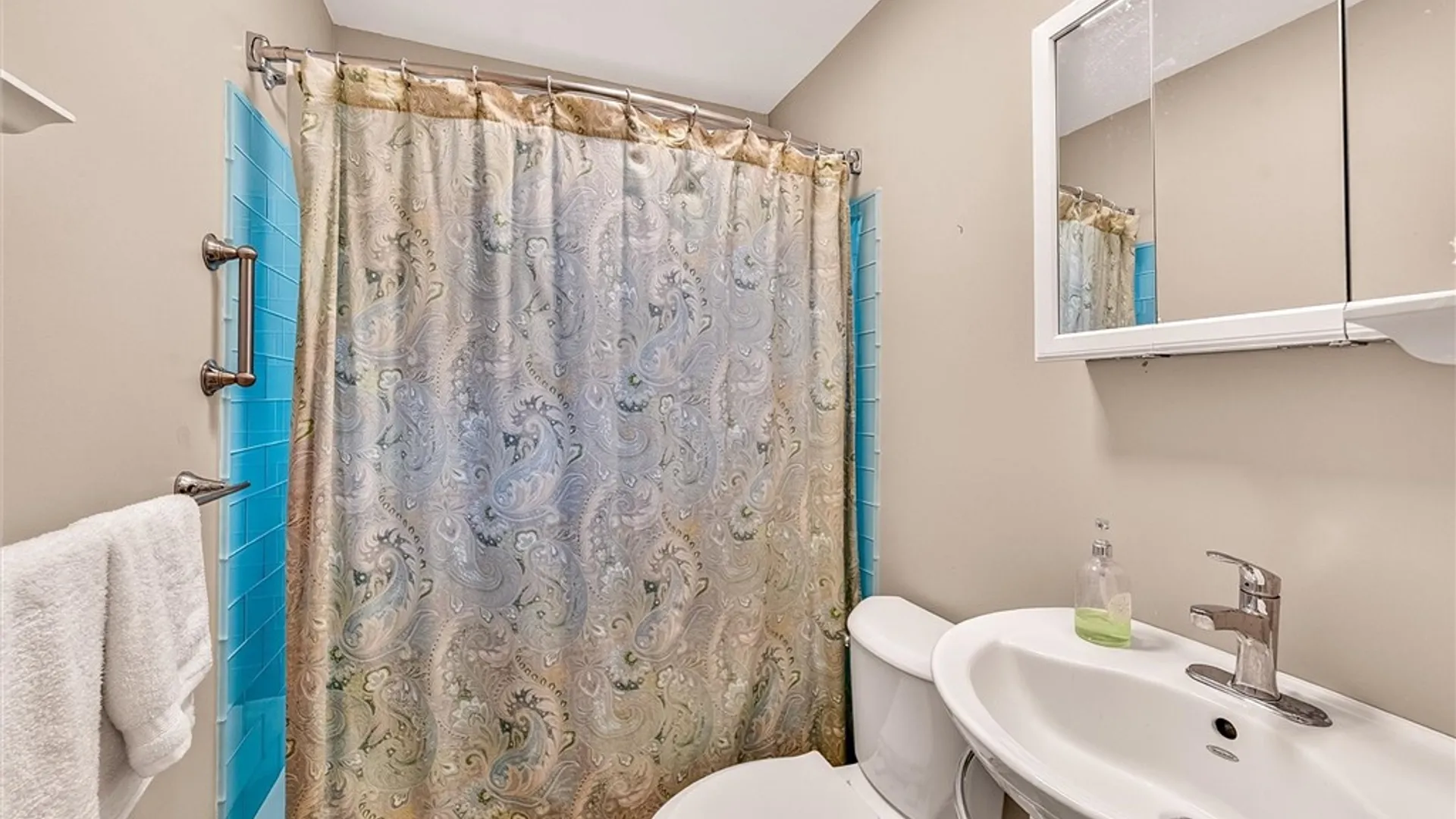 Property at 7 Barratt Place, Perinton, NY 14450 24