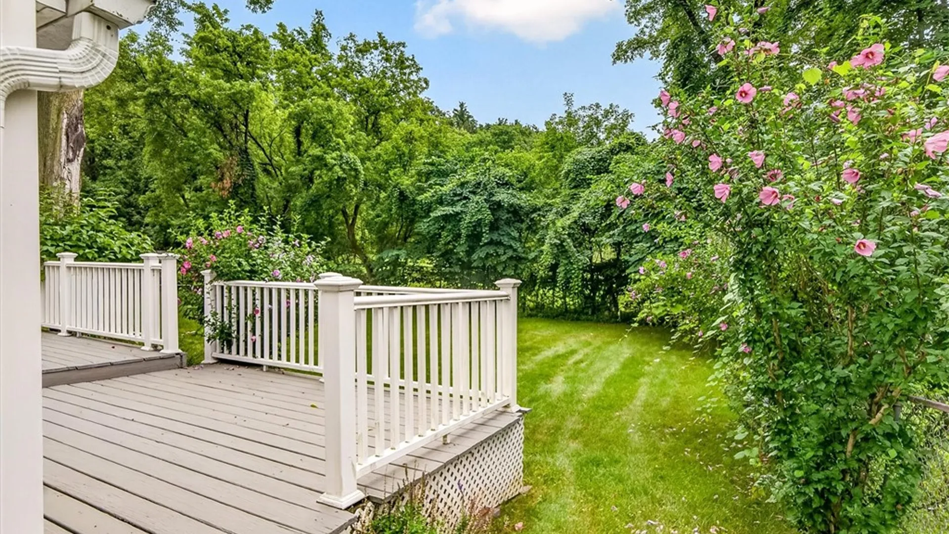 Property at 7 Barratt Place, Perinton, NY 14450 6