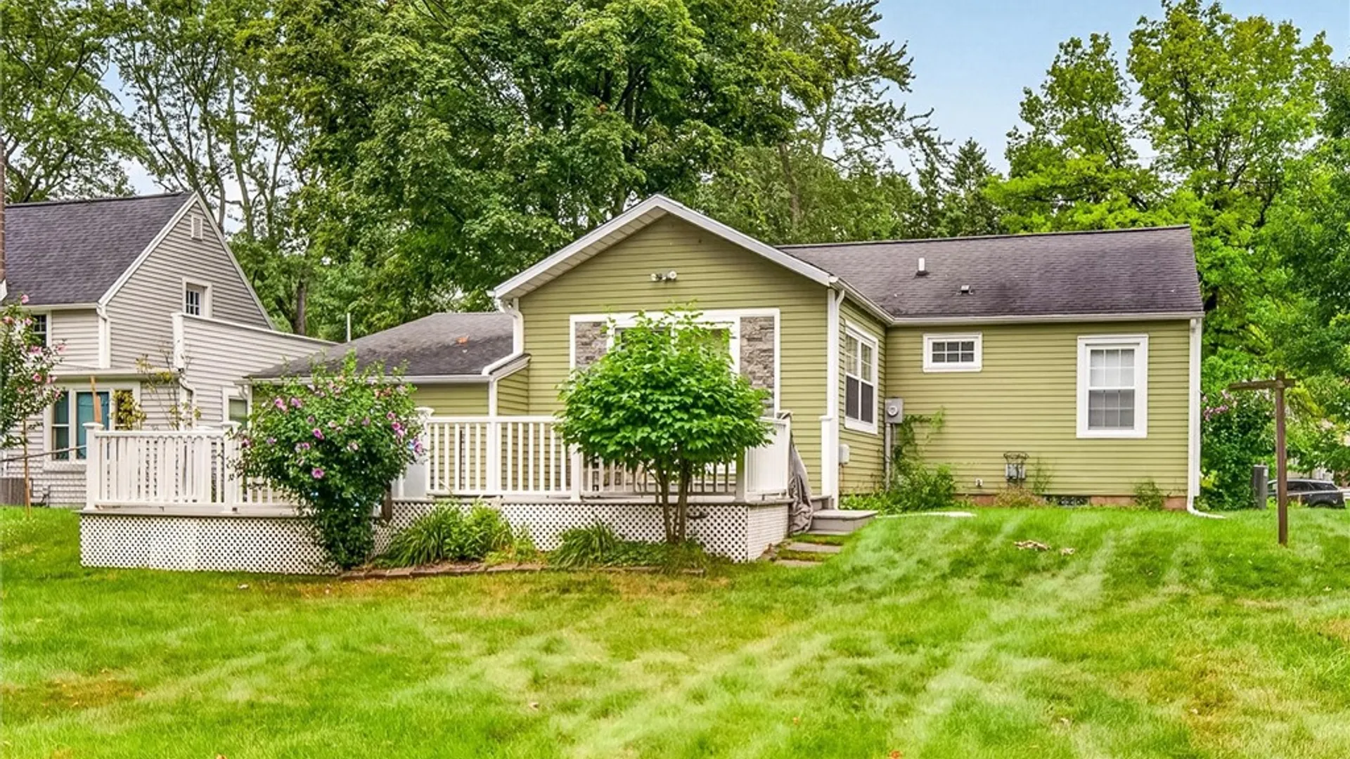 Property at 7 Barratt Place, Perinton, NY 14450 10