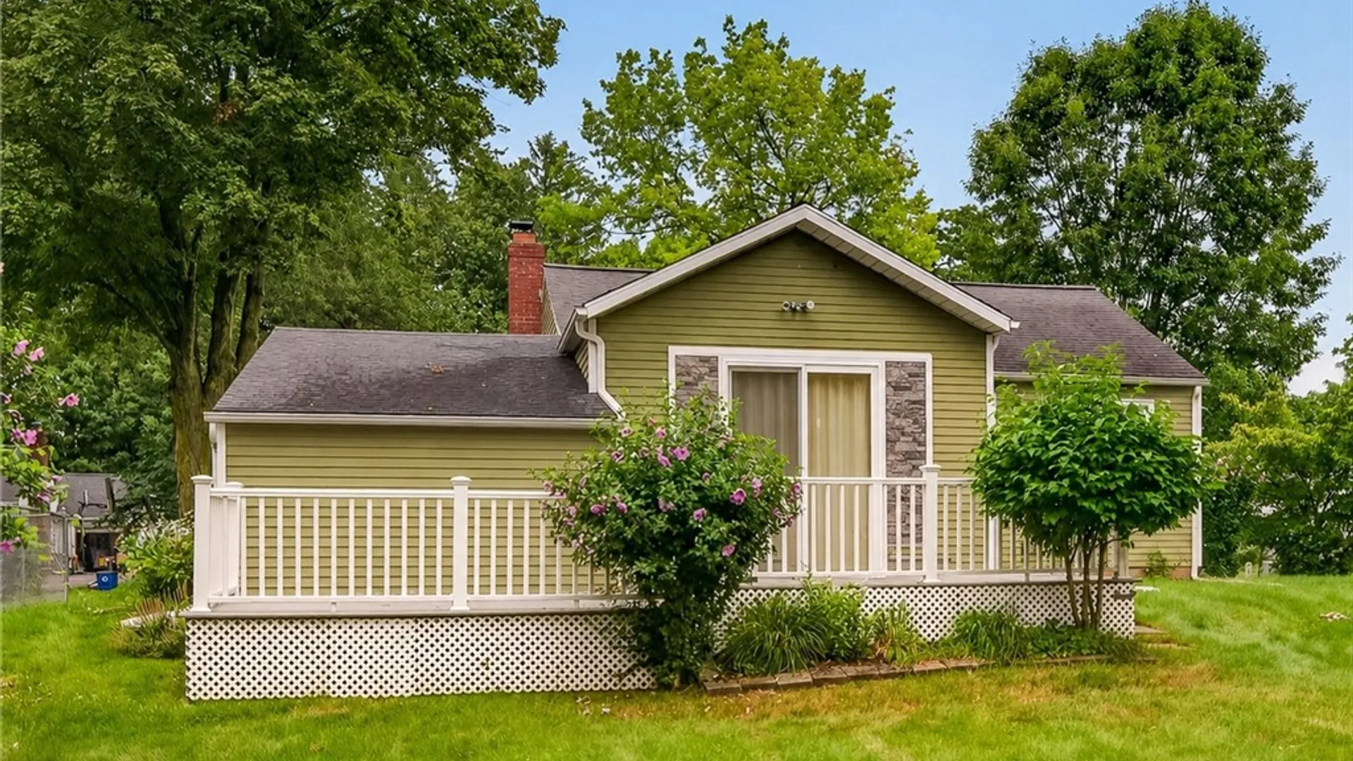 Property at 7 Barratt Place, Perinton, NY 14450 12