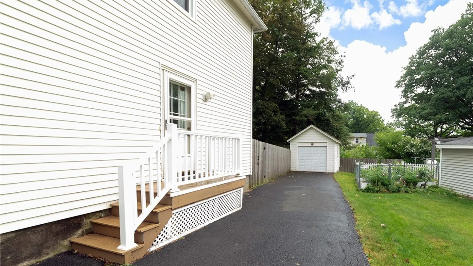 Property at 264 Rider Avenue, Syracuse, NY 13207 5