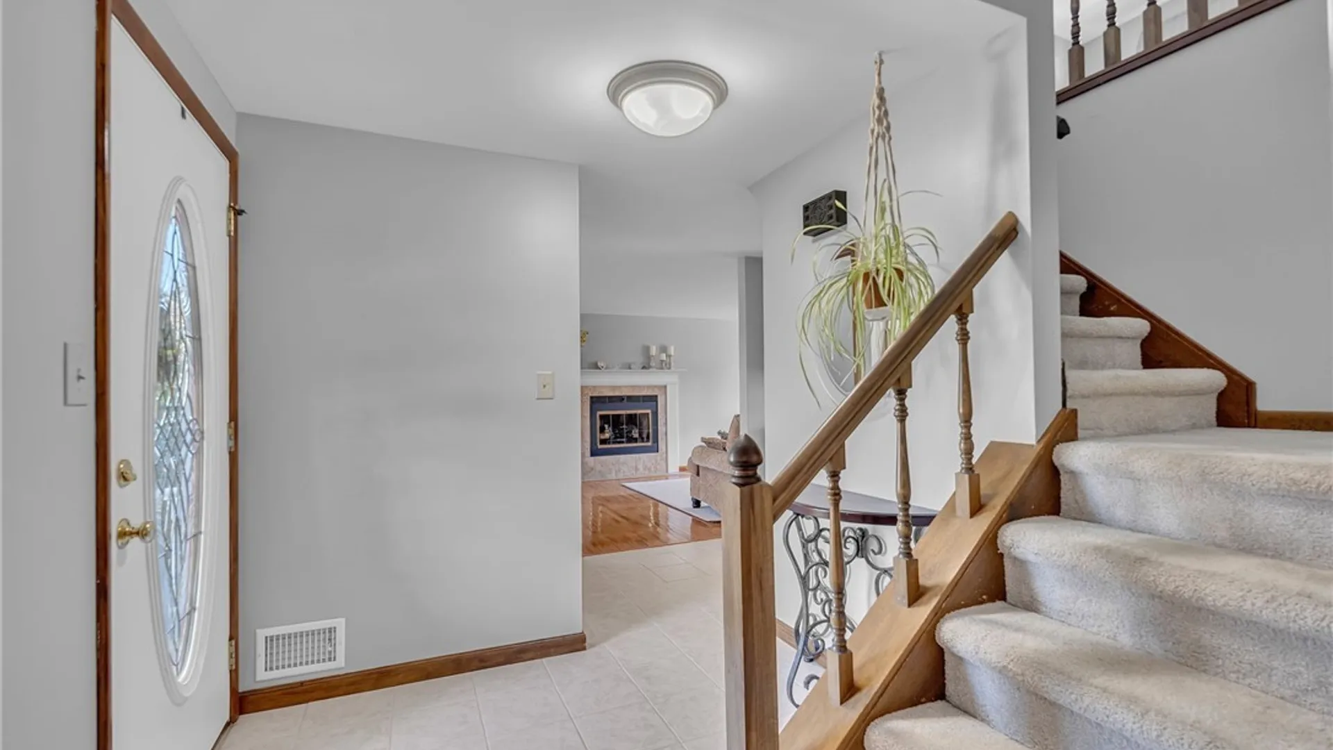 Property at 122 Old Orchard Lane, Orchard Park, NY 14127 14