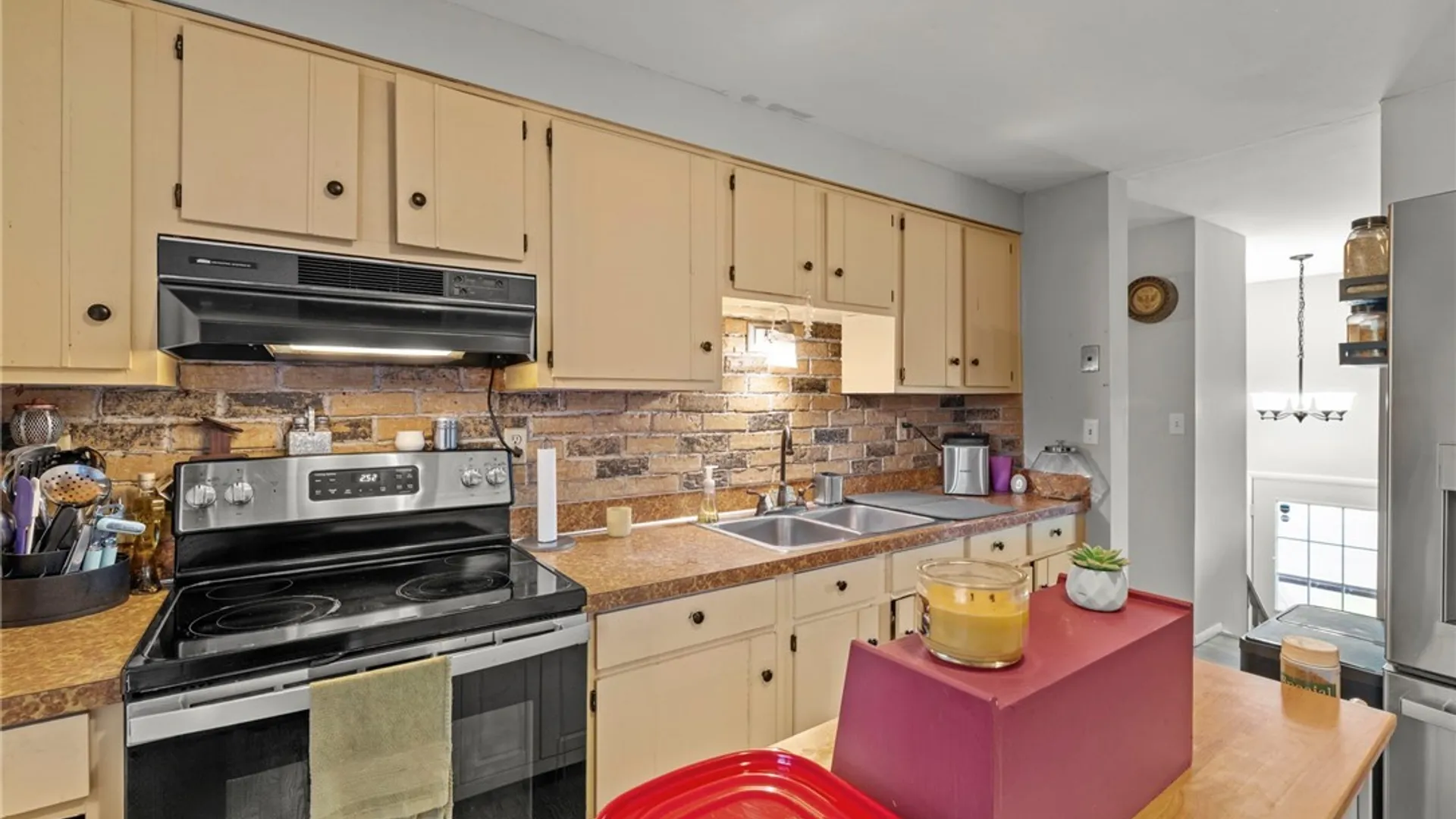 Property at 8056 Beacon Hill Circle, Clay, NY 13090 10