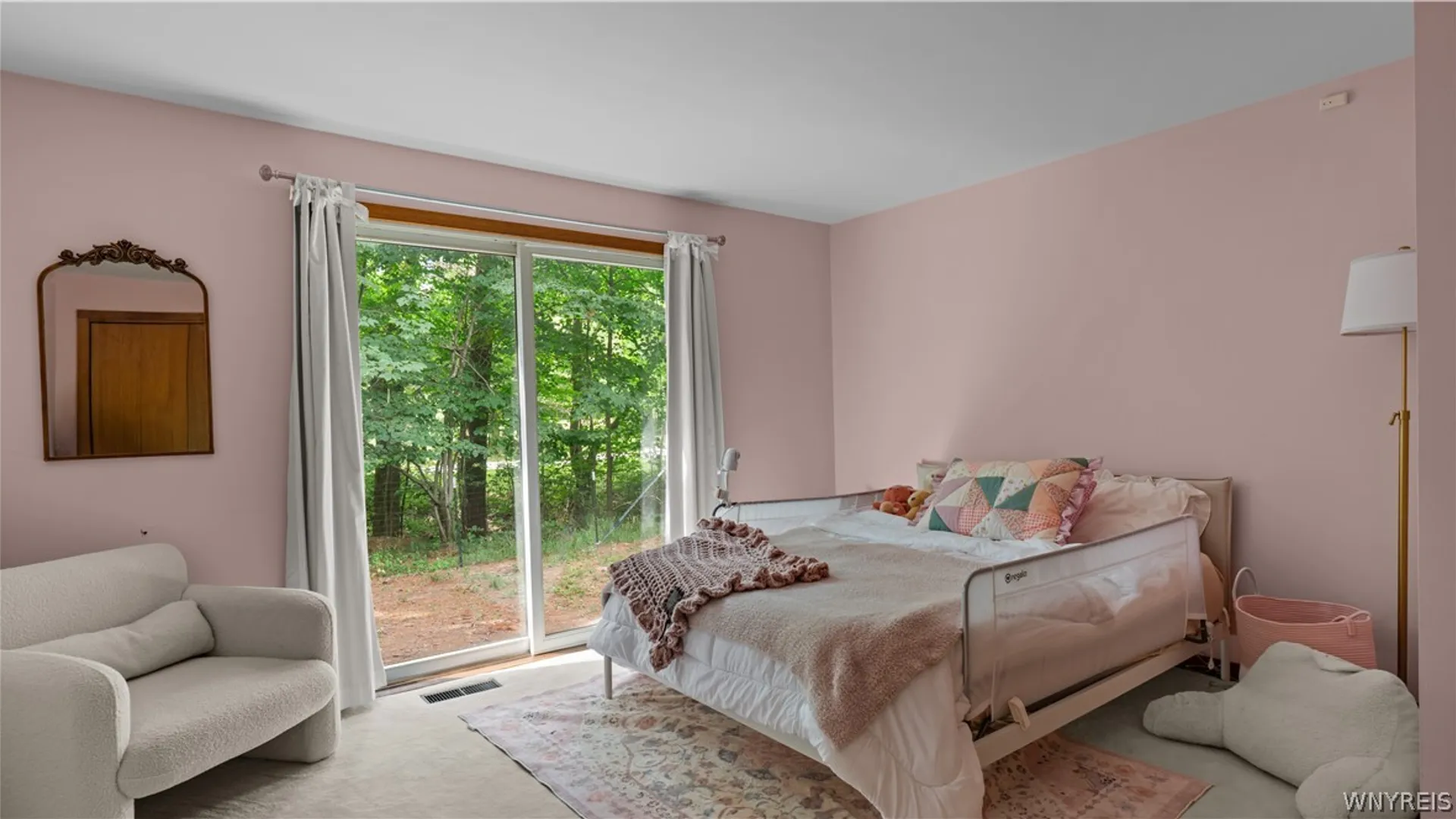 Property at 5 Lennys Lane, Orchard Park, NY 14127 25