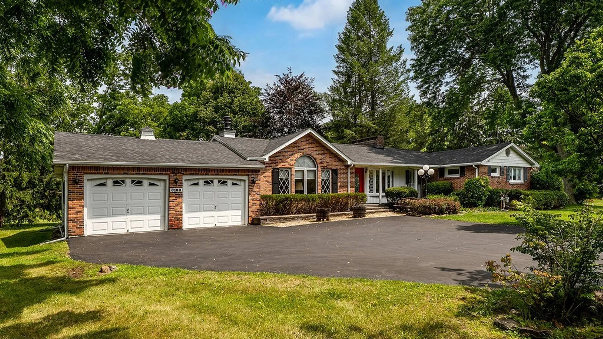 Property at 6163 Campbell Boulevard, Pendleton, NY 14094 3