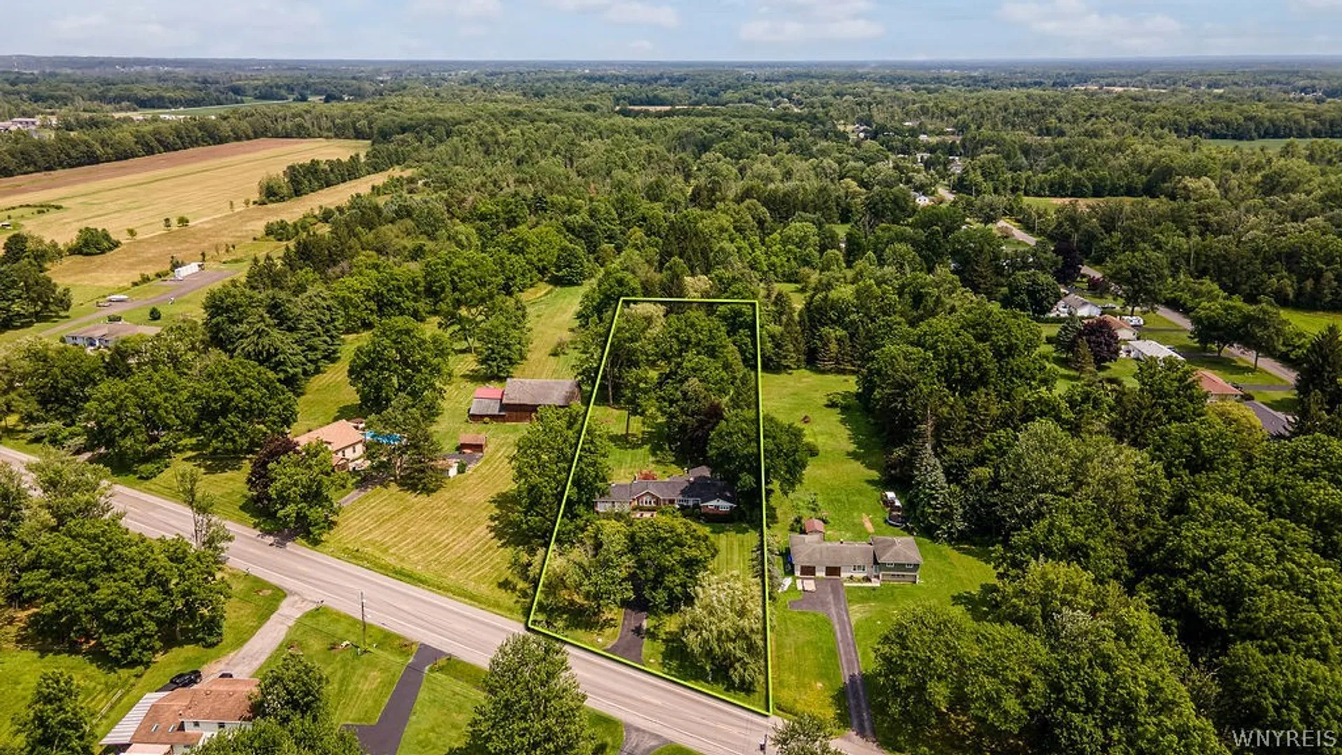 Property at 6163 Campbell Boulevard, Pendleton, NY 14094 32