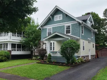 Property at 8 Huntington Place, New Hartford, NY 13413