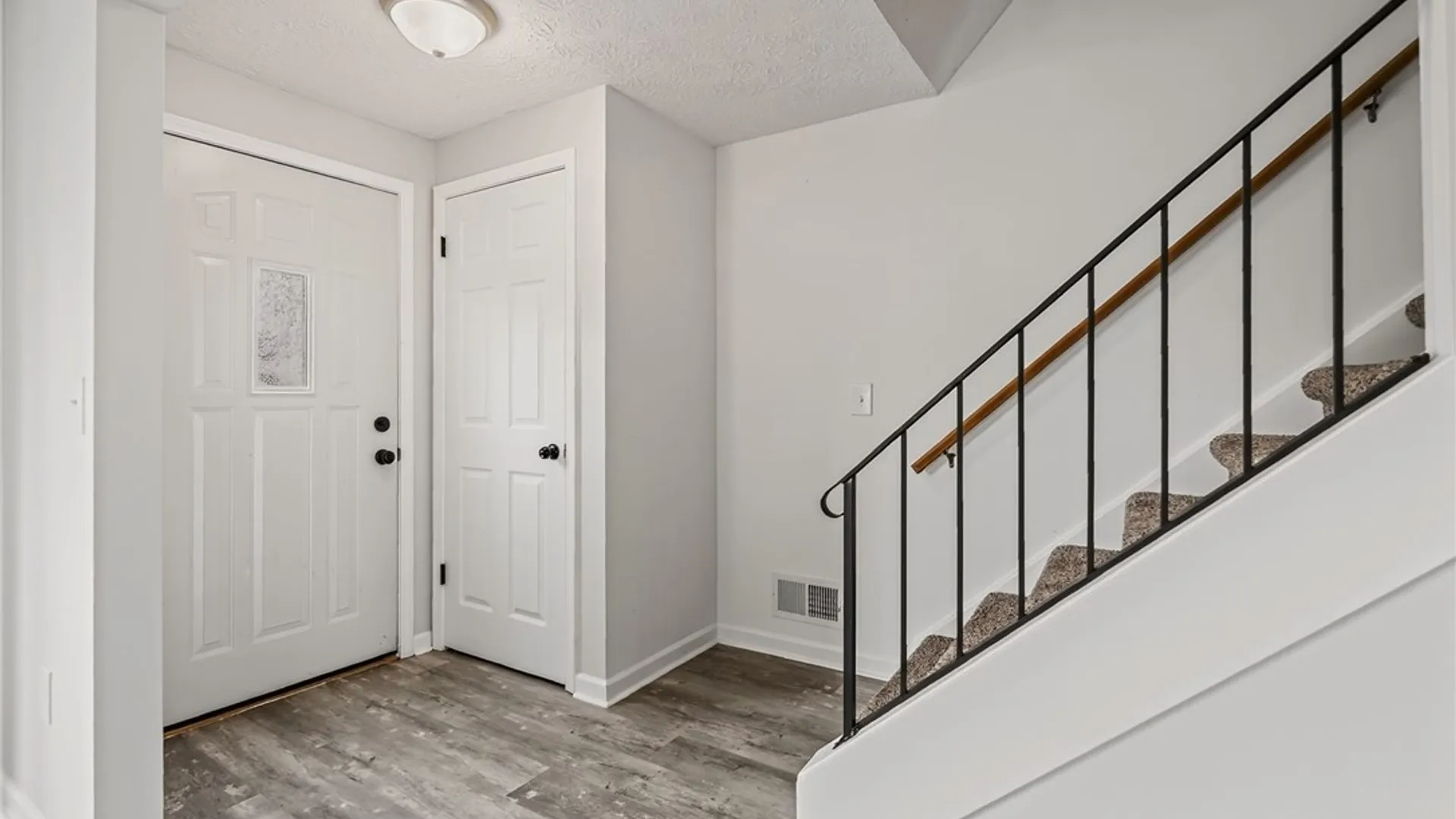 Property at 15 Hanna Lane, Webster, NY 14580 3