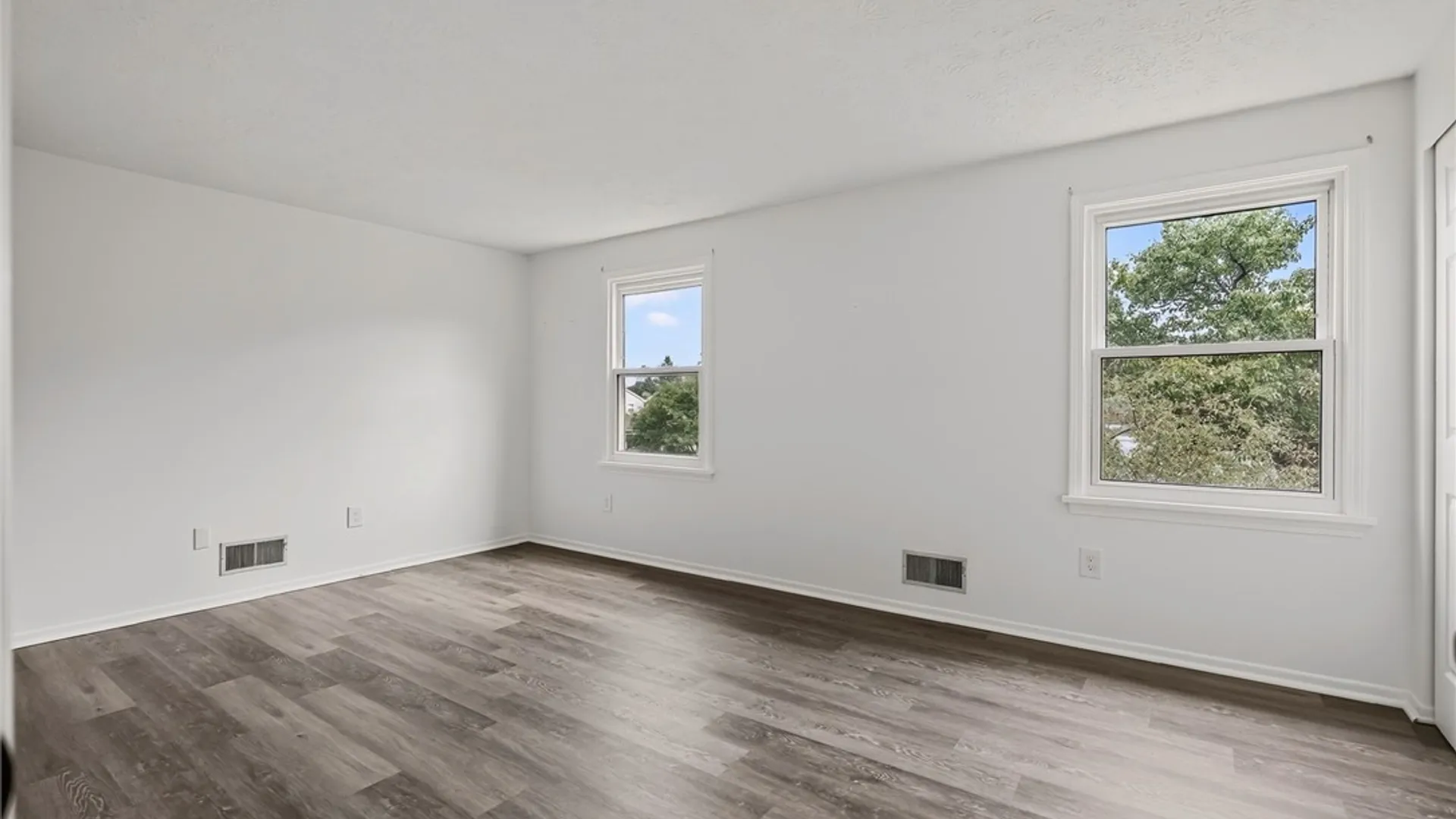 Property at 15 Hanna Lane, Webster, NY 14580 14