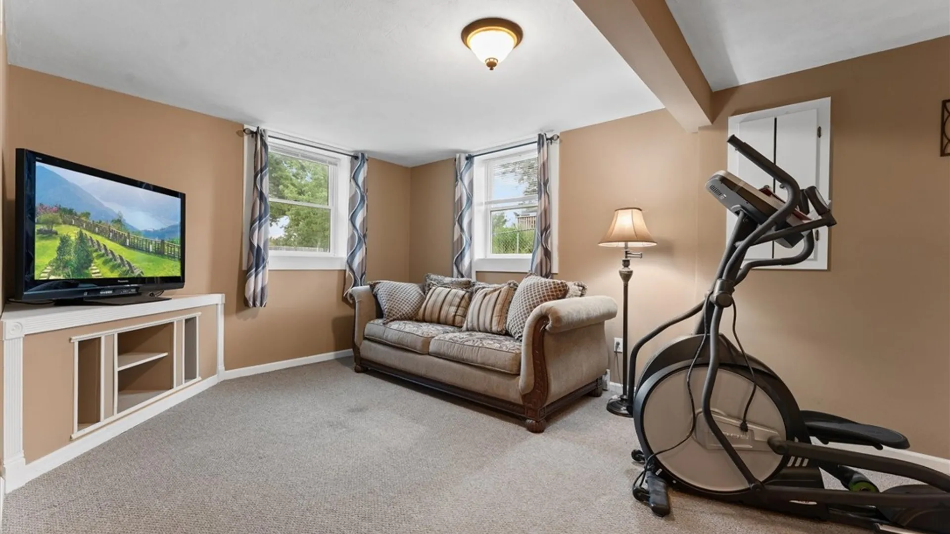 Property at 8151 Scotia Lane, Clay, NY 13090 28