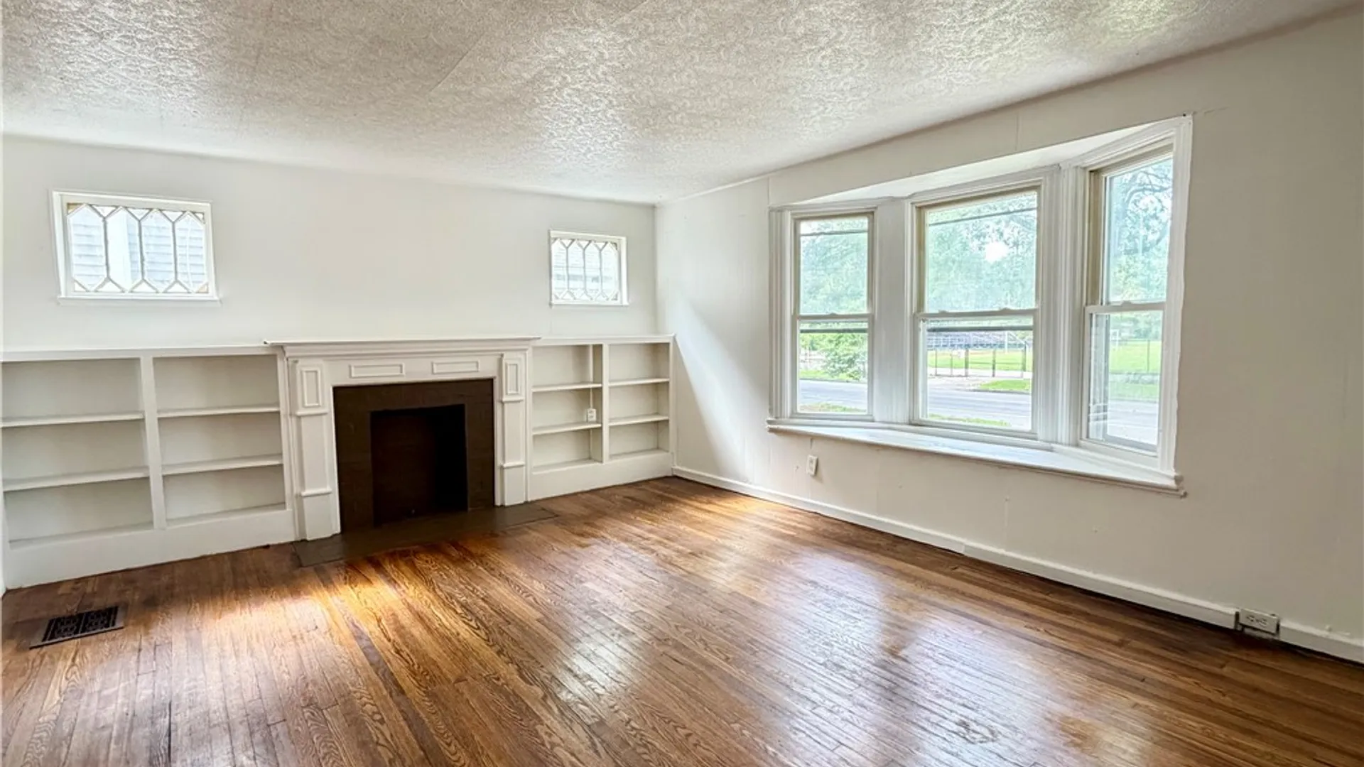 Property at 185 Arnett Boulevard, Rochester, NY 14619 5