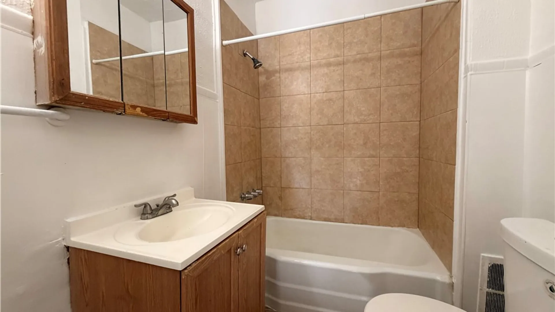 Property at 185 Arnett Boulevard, Rochester, NY 14619 15