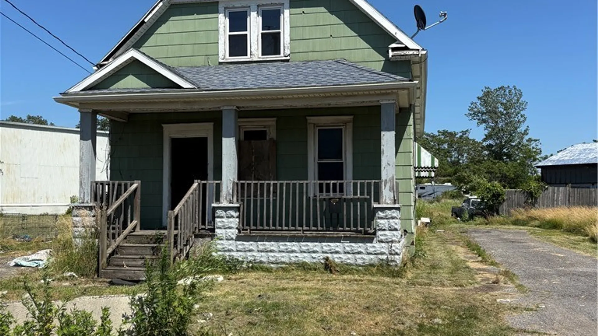 Property at 1588 Clinton Street, Buffalo, NY 14206 8