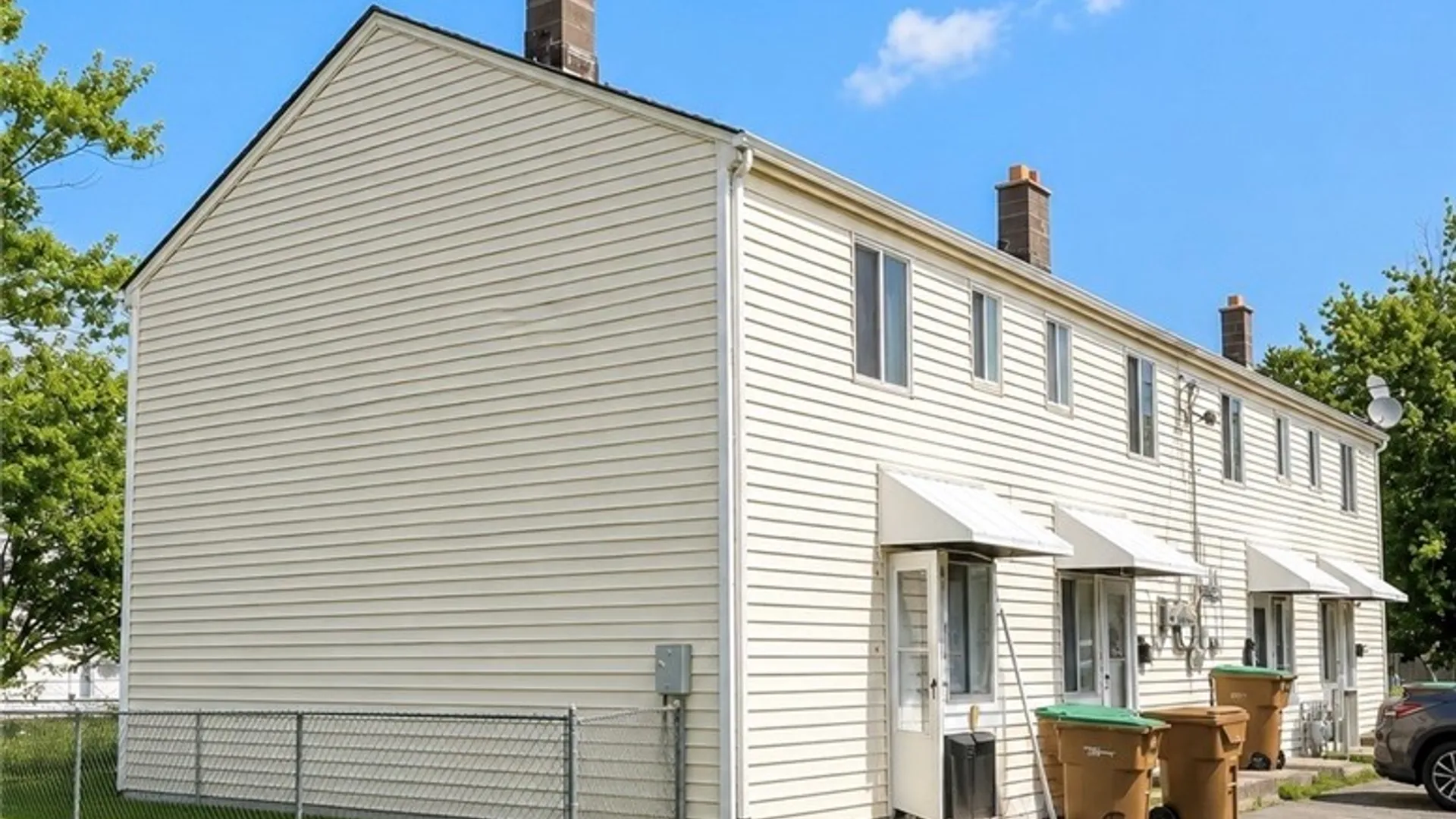 Property at 7 Trent Sq, Cheektowaga, NY 14225 4