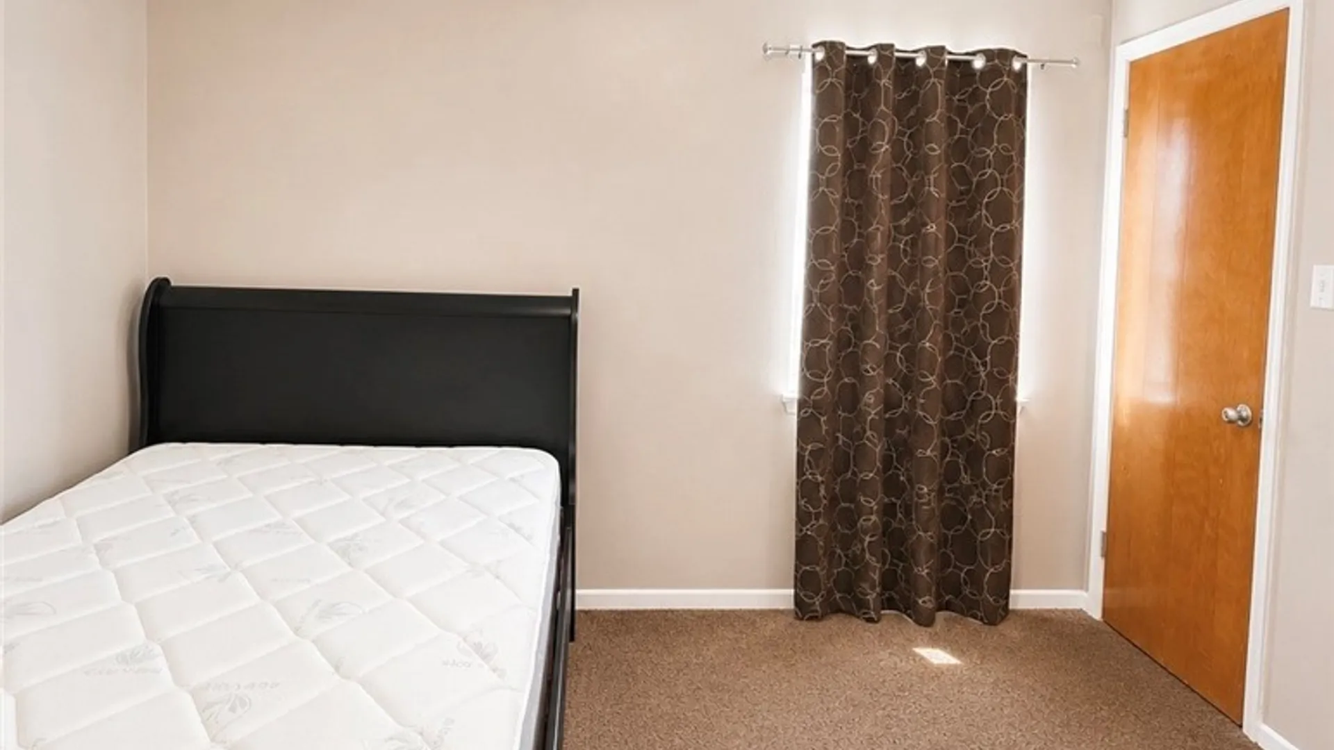 Property at 7 Trent Sq, Cheektowaga, NY 14225 27