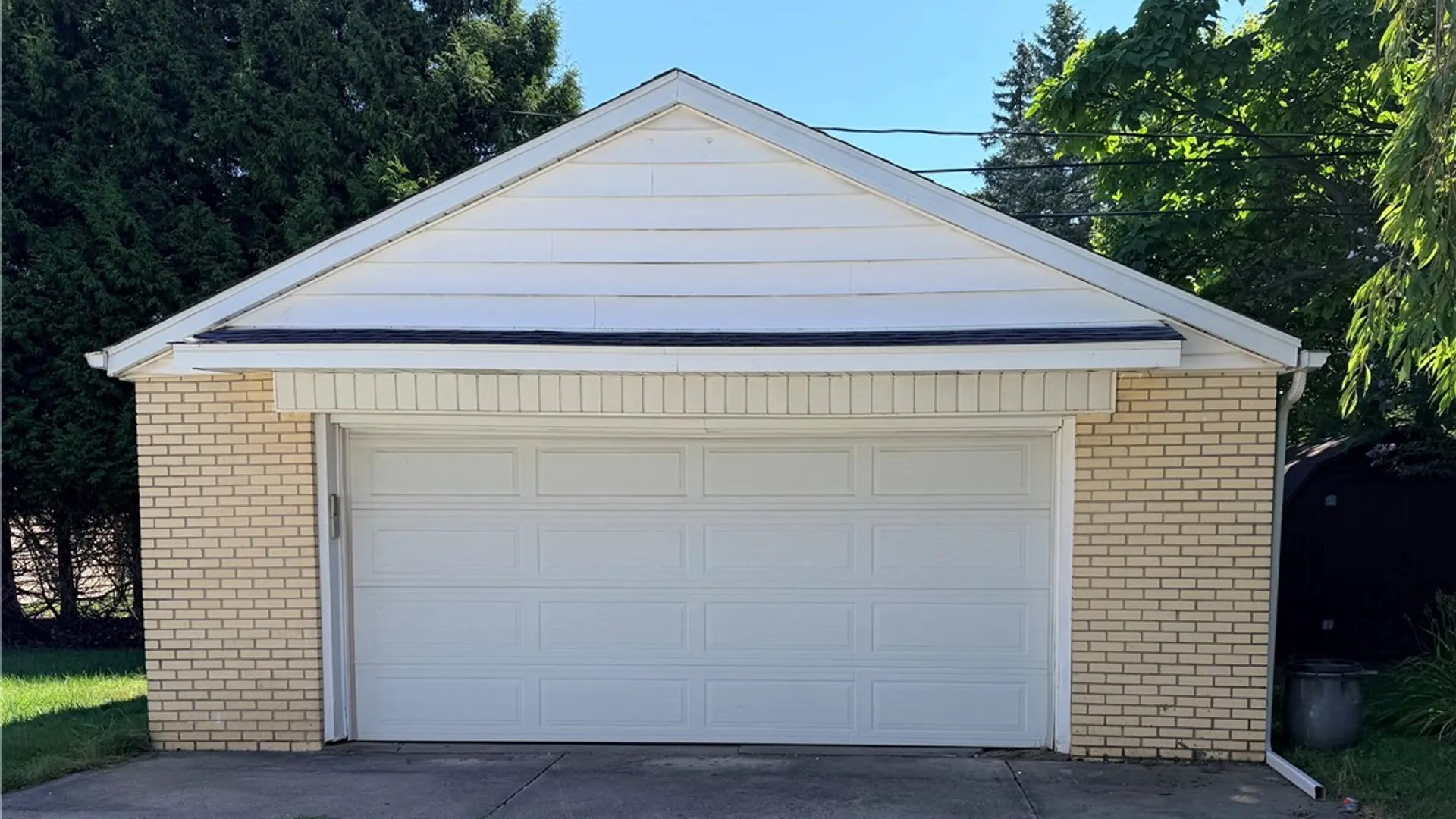 Property at 3547 Salisbury Avenue, Hamburg, NY 14219 3
