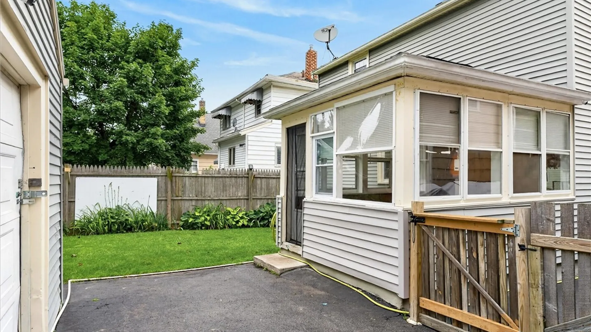 Property at 51 Brookhaven Ter Terrace, Rochester, NY 14621 4
