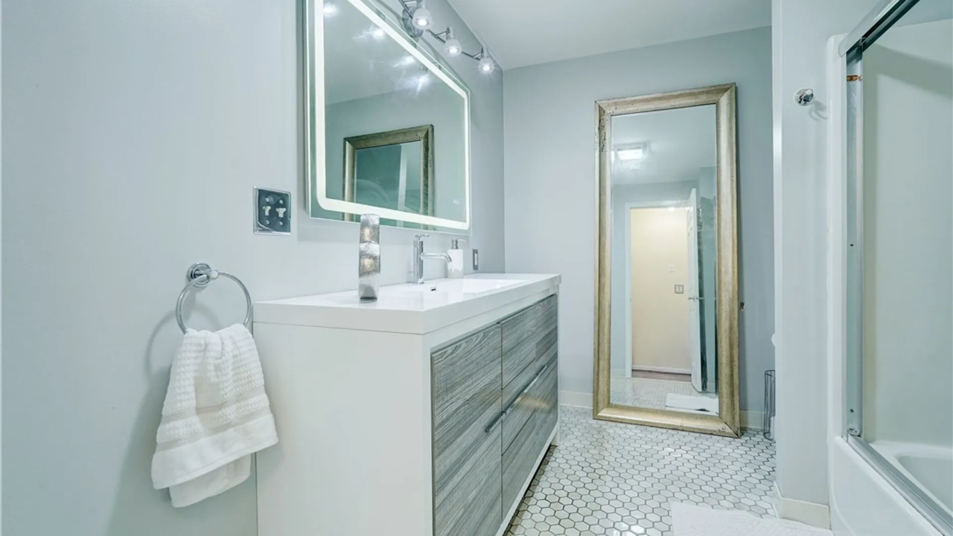 Property at 103 Cornhill Place, Rochester, NY 14608 26