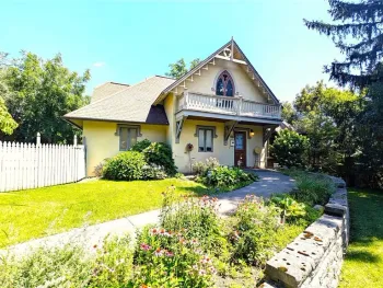 Property at 101 Ambergate Road, DeWitt, NY 13214