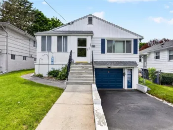 Property at 156 Cloveridge Drive, Syracuse, NY 13206