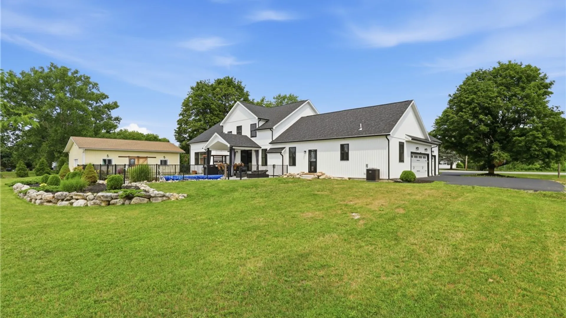 Property at 8658 E Main Road, Leroy, NY 14482 40