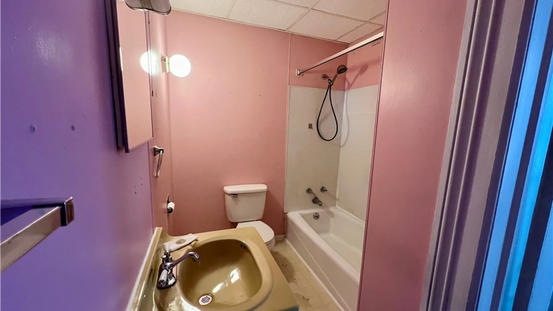 Property at 174 Syracuse Avenue, Oswego, NY 13126 7