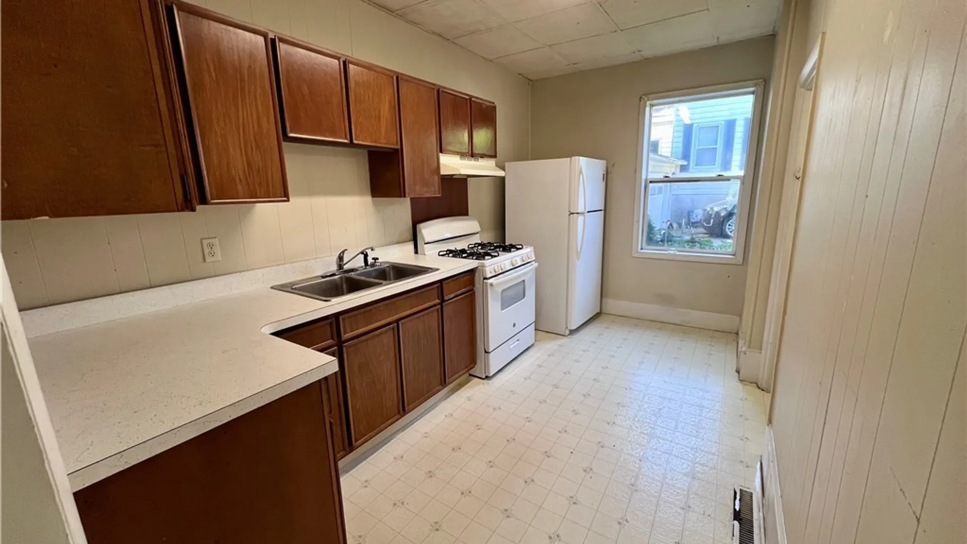 Property at 174 Syracuse Avenue, Oswego, NY 13126 3