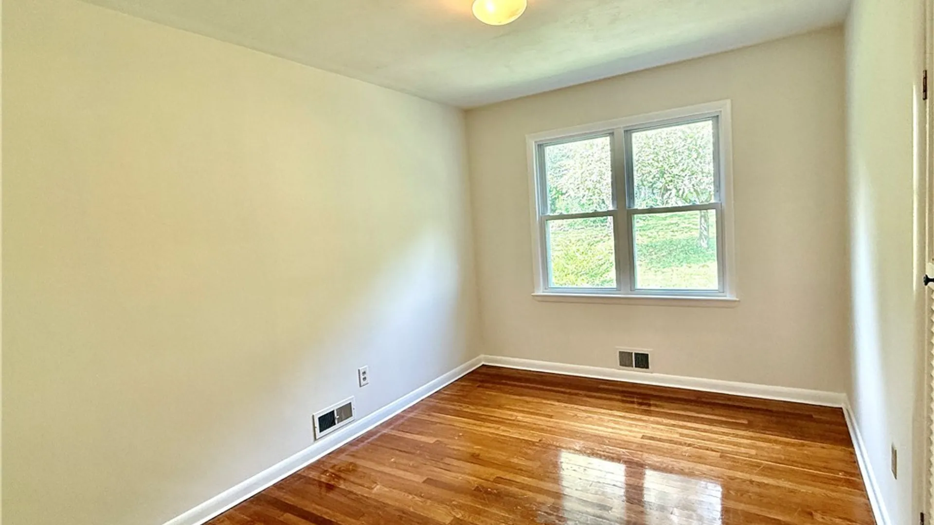 Property at 14 S Ten Eyck Avenue, Cazenovia, NY 13035 10