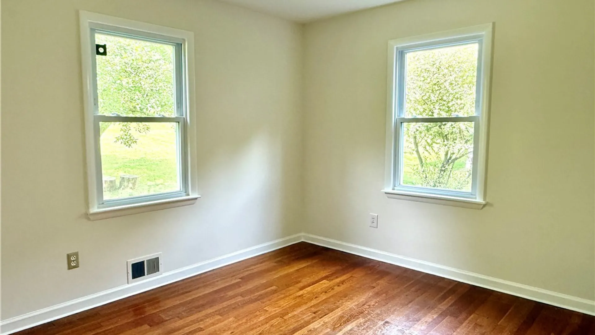 Property at 14 S Ten Eyck Avenue, Cazenovia, NY 13035 12