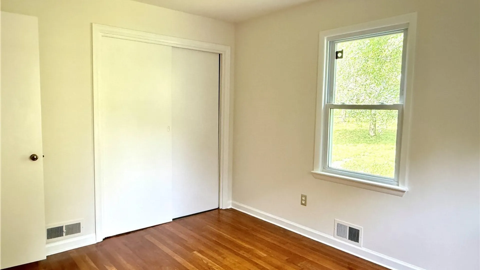 Property at 14 S Ten Eyck Avenue, Cazenovia, NY 13035 13