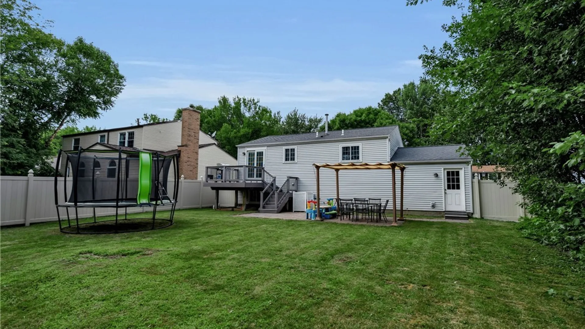 Property at 56 Greengage Circle, Amherst, NY 14051 40
