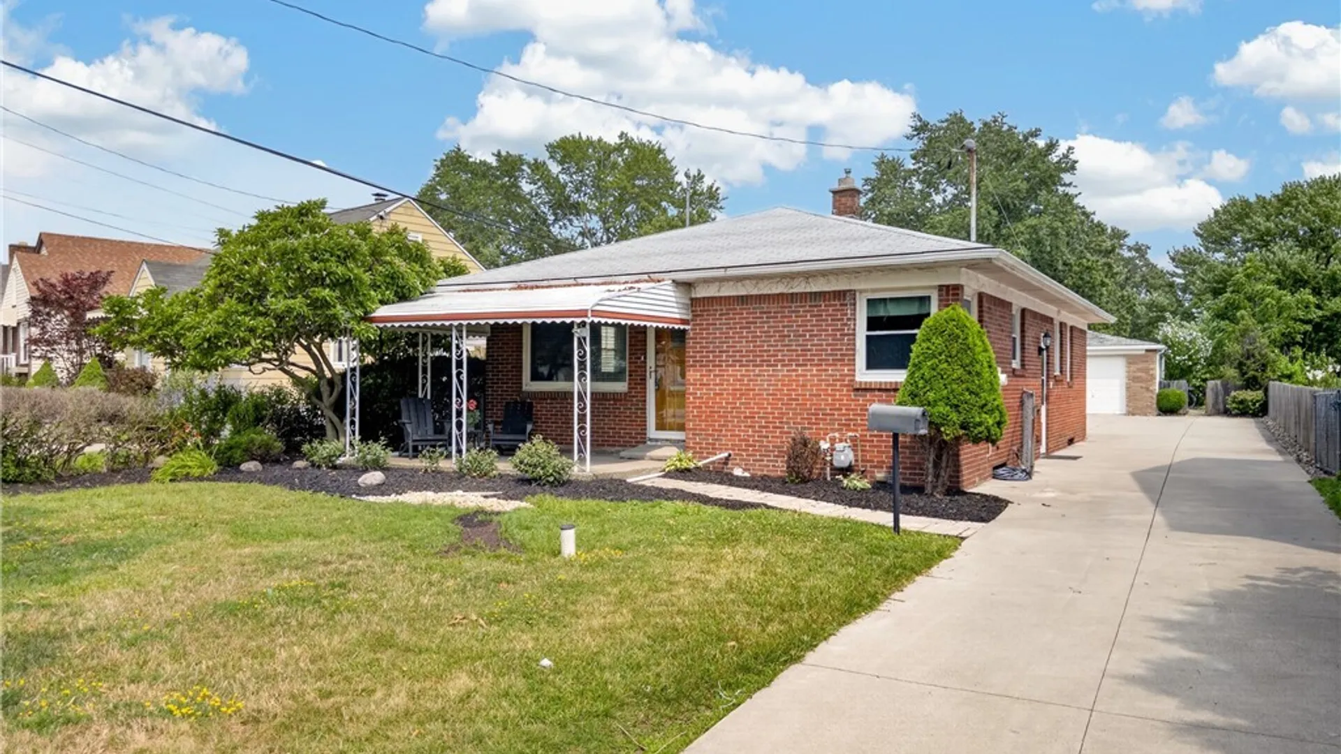 Property at 861 Beach Road, Cheektowaga, NY 14225 3