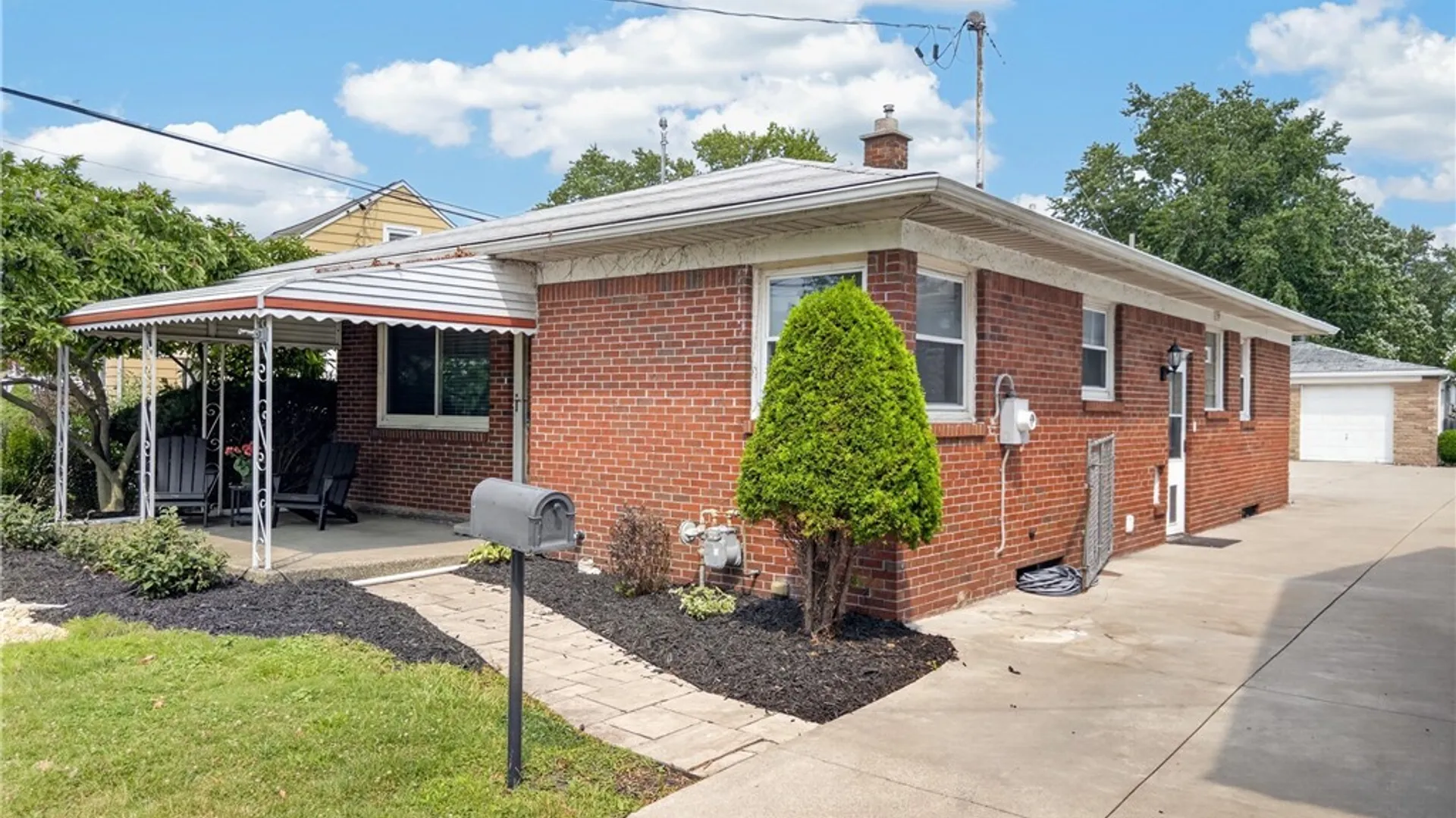 Property at 861 Beach Road, Cheektowaga, NY 14225 4