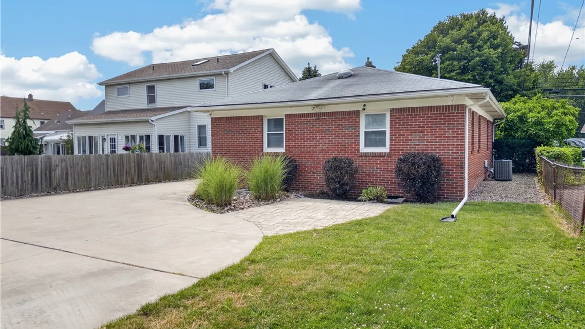 Property at 861 Beach Road, Cheektowaga, NY 14225 7