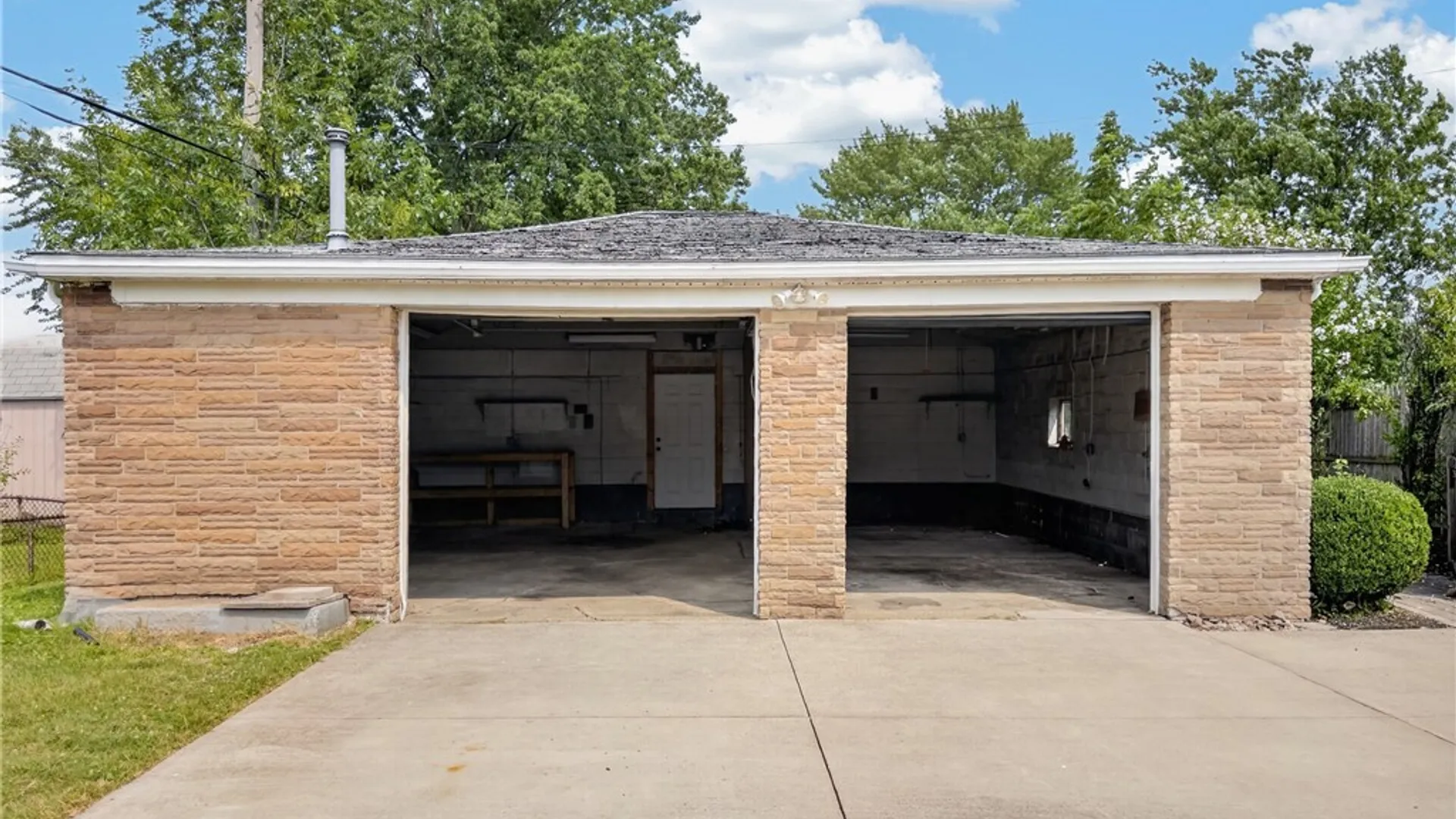 Property at 861 Beach Road, Cheektowaga, NY 14225 11