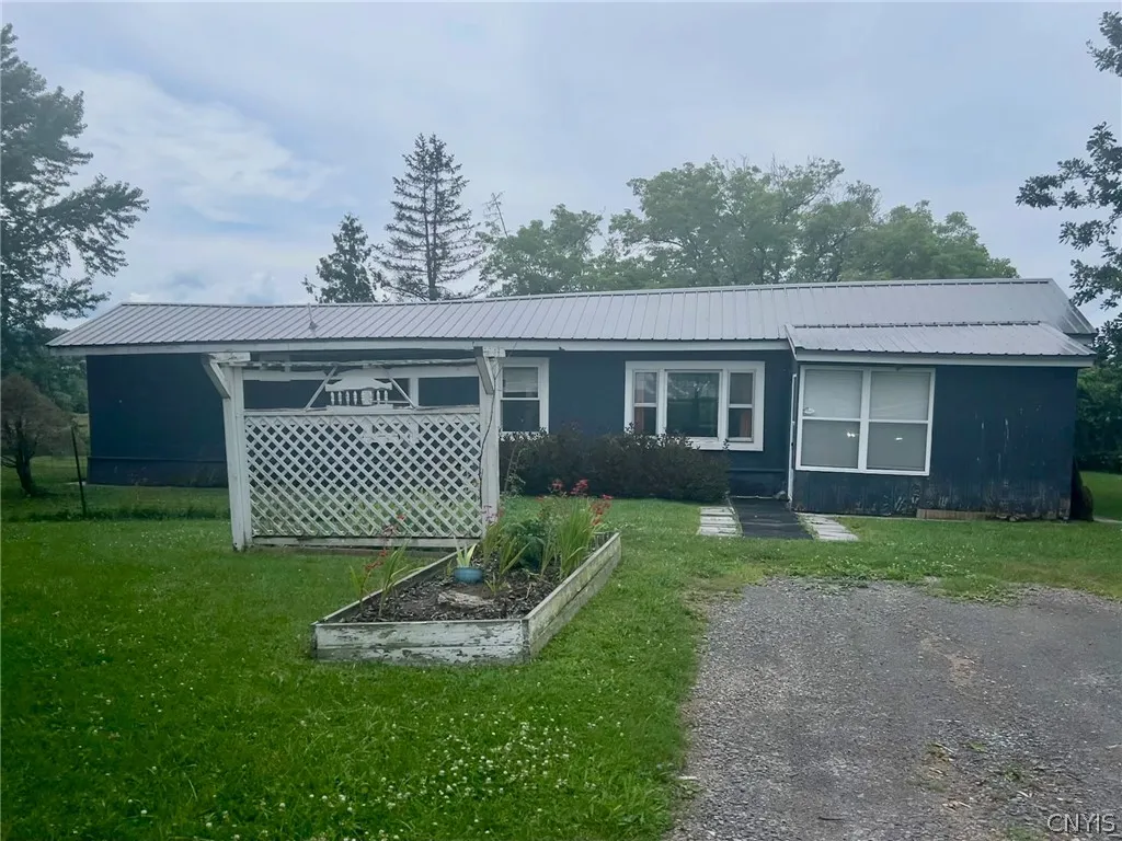 Property at 2524 Middle Road, Oneida, NY 13409