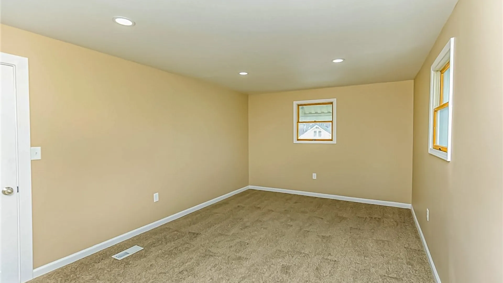 Property at 31 Wendhurst Drive, Greece, NY 14616 24