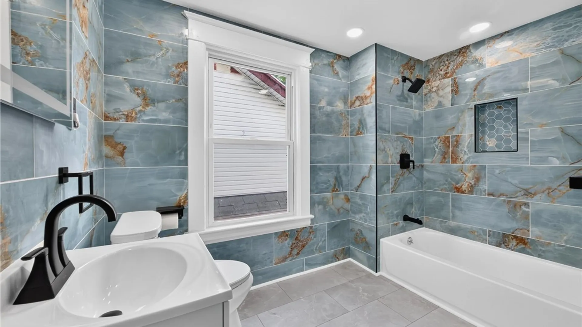 Property at 22 Comstock Avenue, Buffalo, NY 14215 29