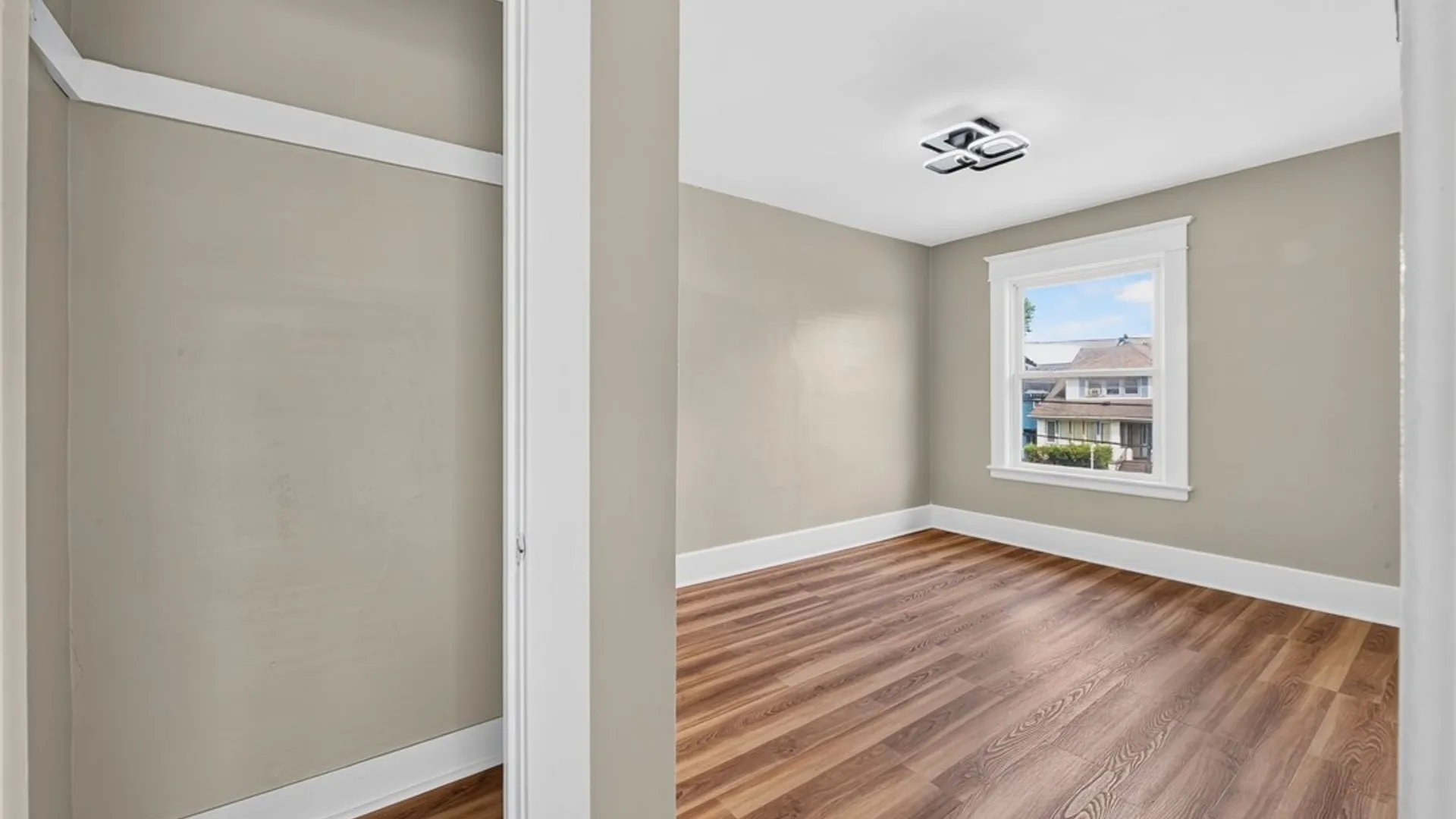 Property at 22 Comstock Avenue, Buffalo, NY 14215 34
