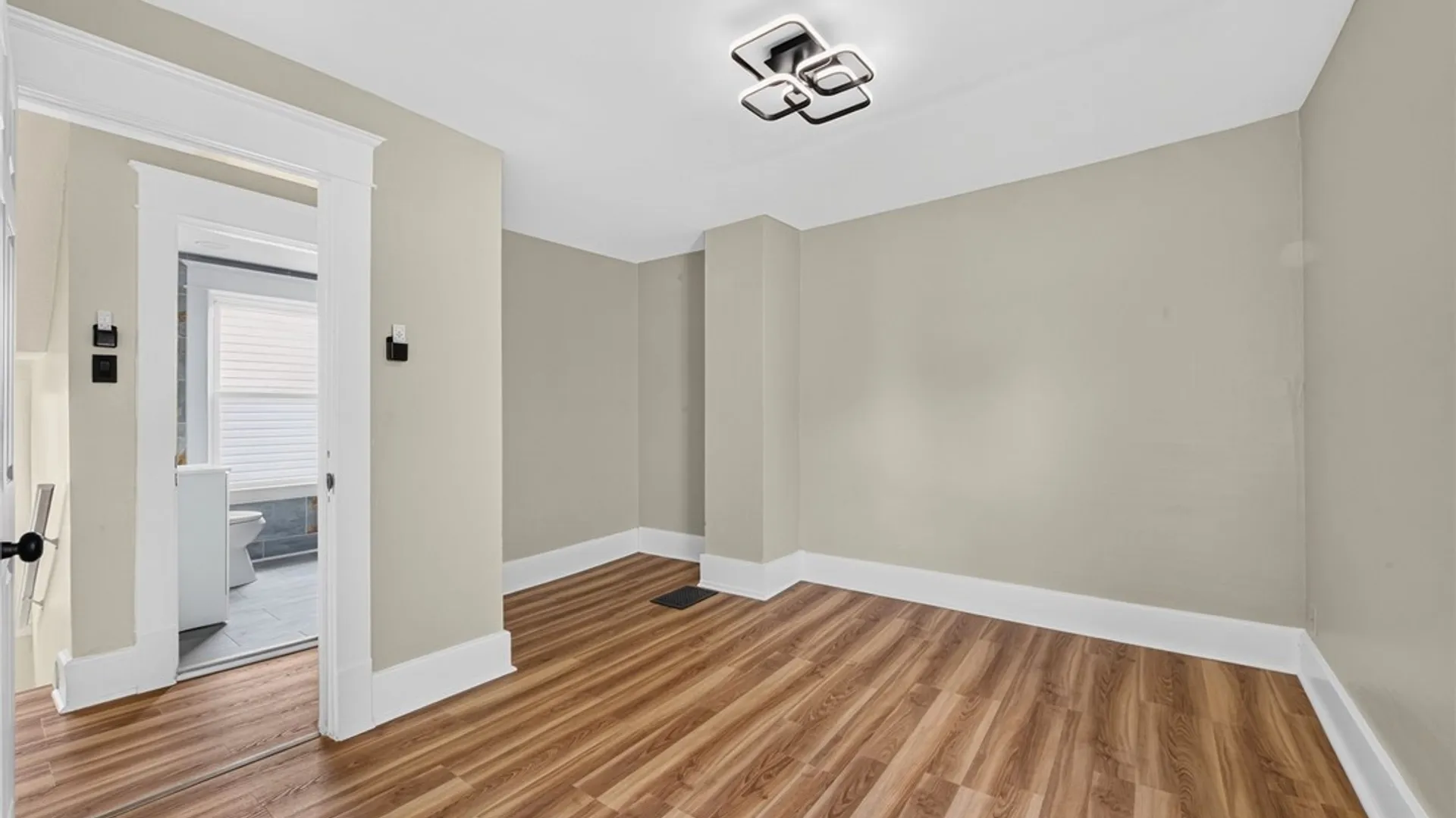 Property at 22 Comstock Avenue, Buffalo, NY 14215 39