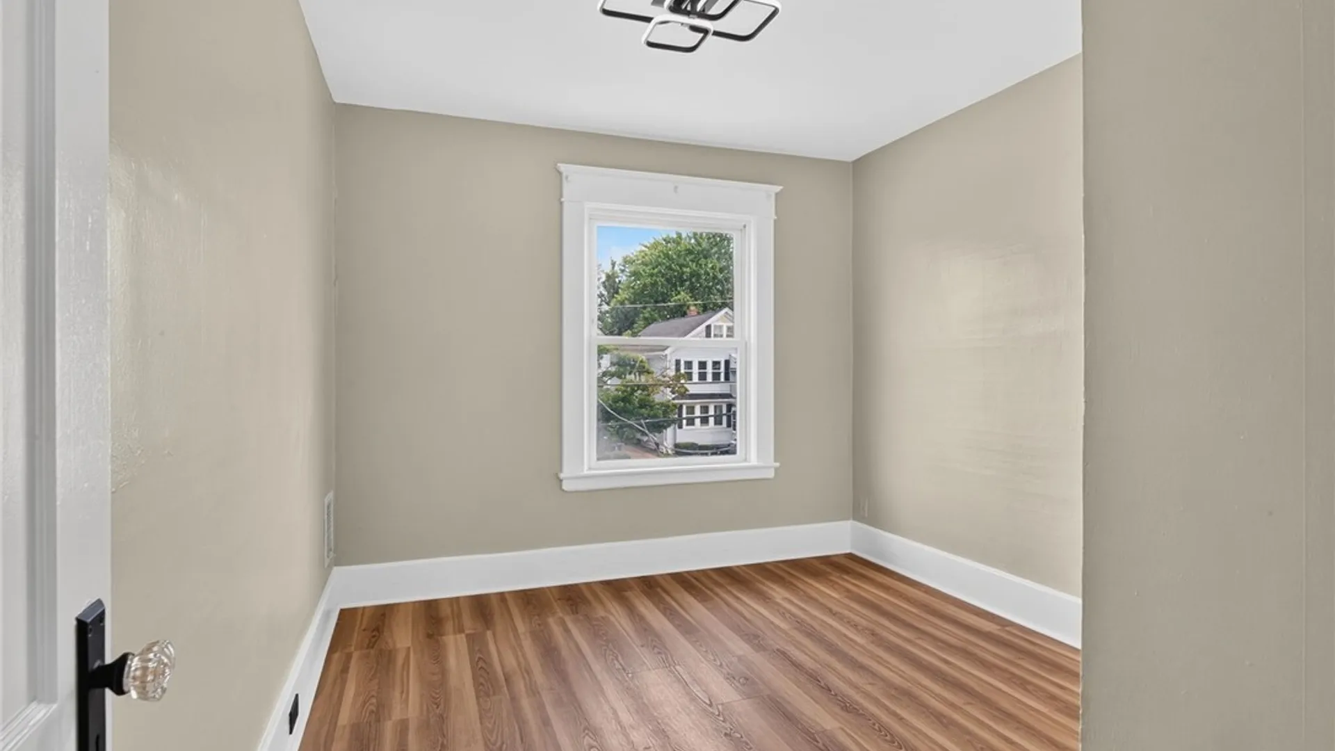 Property at 22 Comstock Avenue, Buffalo, NY 14215 41